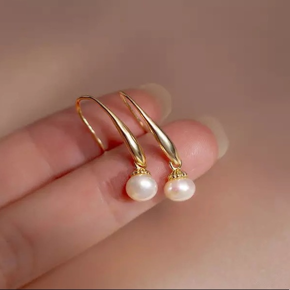 Jewelry - Natural Pearl drop earrings - real 18k gold plated on 925 sterling silver